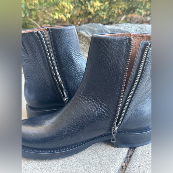 Frye Black Leather zip up  Ankle Boots nwot 7.5 - Picture 11 of 12